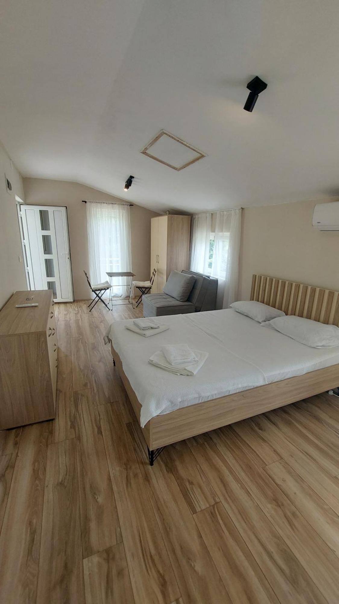 Superb Apartments Virpazar Ngoại thất bức ảnh